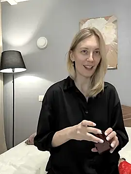 Snapshot of AvelinaLeoni chatting on October 7, 2025, 7:09 am AvelinaLeoni online show from October 7, 2025, 7:09 am