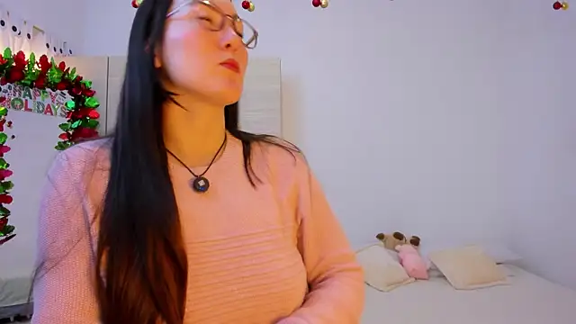 Snapshot of Elle_Lee_ chatting on December 2, 2025, 2:41 pm Elle Lee online show from December 2, 2025, 2:41 pm