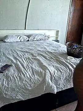 Snapshot of LaughRiotX chatting on January 11, 2026, 6:53 am LaughRiotX online show from January 11, 2026, 6:53 am