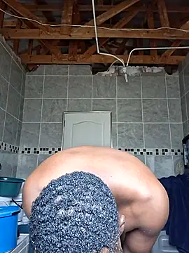 Snapshot of LaughRiotX chatting on November 7, 2025, 7:24 am LaughRiotX online show from November 7, 2025, 7:24 am