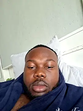 Snapshot of LaughRiotX chatting on November 4, 2025, 5:55 am LaughRiotX online show from November 4, 2025, 5:55 am