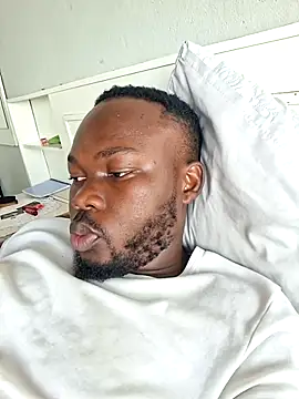 Snapshot of LaughRiotX chatting on November 8, 2025, 1:25 pm LaughRiotX online show from November 8, 2025, 1:25 pm