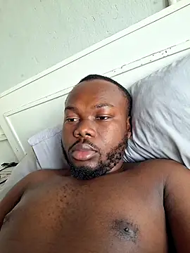 Snapshot of LaughRiotX chatting on October 28, 2025, 5:18 am LaughRiotX online show from October 28, 2025, 5:18 am