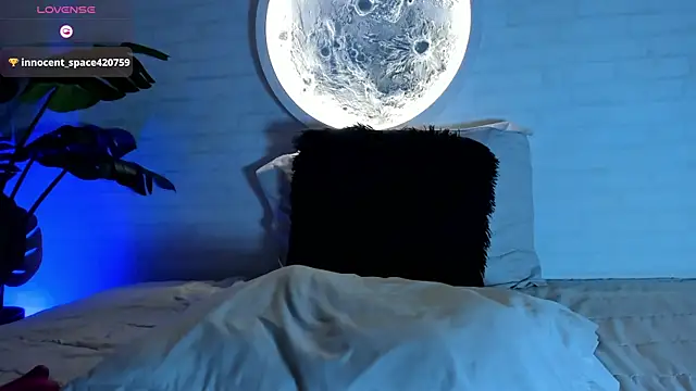 Snapshot of Elise_Diamond chatting on March 1, 2025, 5:27 pm Elise Diamond online show from March 1, 2025, 5:27 pm