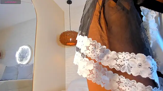 Snapshot of Elise_Diamond chatting on October 11, 2025, 4:13 am Elise Diamond online show from October 11, 2025, 4:13 am