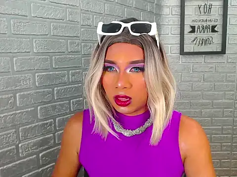 Antonela Connors online show from September 18, 2025, 1:52 am