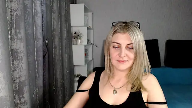 Snapshot of Amelia_Harper chatting on March 13, 2025, 5:50 pm Amelia Harper online show from March 13, 2025, 5:50 pm