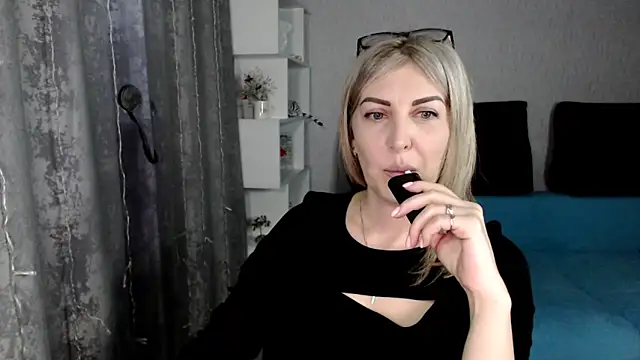 Snapshot of Amelia_Harper chatting on March 12, 2025, 2:45 pm Amelia Harper online show from March 12, 2025, 2:45 pm