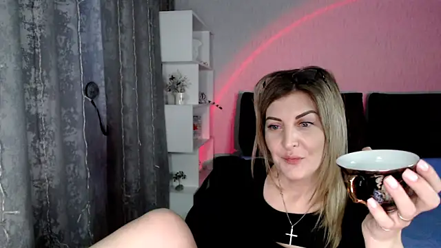 Snapshot of Amelia_Harper chatting on March 9, 2025, 5:49 pm Amelia Harper online show from March 9, 2025, 5:49 pm