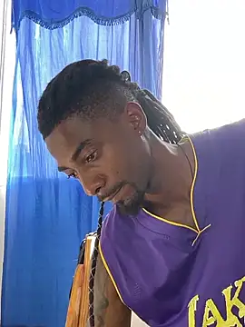 Malkon Big online show from October 31, 2025, 7:43 pm