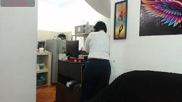 Snapshot of karenlennox1 chatting on November 15, 2025, 12:58 am karenlennox1 online show from November 15, 2025, 12:58 am