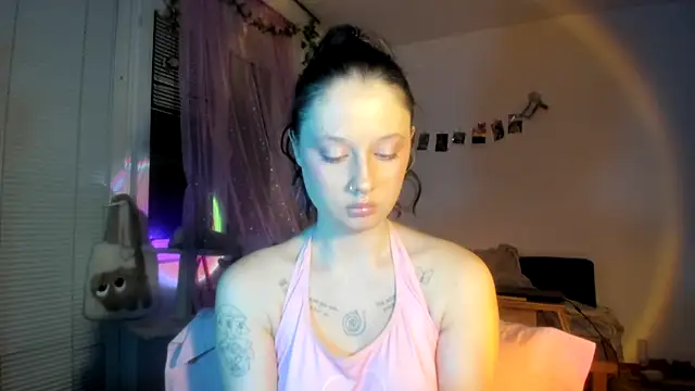 Jenny darling love online show from April 9, 2026, 6:36 pm