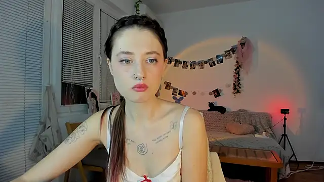 Snapshot of Jenny_darling_love chatting on February 6, 2025, 7:07 pm Jenny darling love online show from February 6, 2025, 7:07 pm