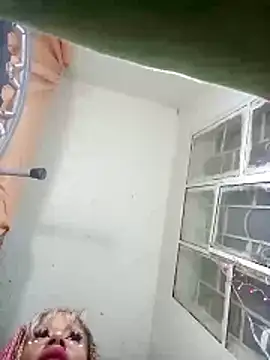 Snapshot of Raychel1111 chatting on April 2, 2026, 11:39 am Raychel1111 online show from April 2, 2026, 11:39 am