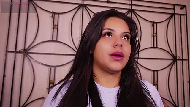 Snapshot of Sophia_wilsonn_ chatting on December 3, 2025, 11:09 am Sophia wilsonn online show from December 3, 2025, 11:09 am