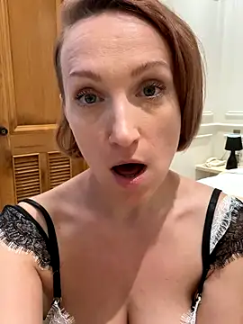 Snapshot of UmaTruewoman chatting on November 25, 2025, 11:10 am UmaTruewoman online show from November 25, 2025, 11:10 am