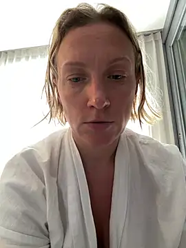 Snapshot of UmaTruewoman chatting on July 15, 2026, 2:07 am UmaTruewoman online show from July 15, 2026, 2:07 am