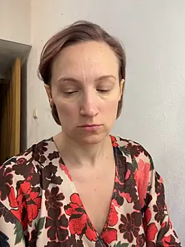 Snapshot of UmaTruewoman chatting on November 18, 2025, 3:10 am UmaTruewoman online show from November 18, 2025, 3:10 am