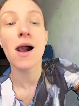 Snapshot of UmaTruewoman chatting on November 12, 2025, 7:12 am UmaTruewoman online show from November 12, 2025, 7:12 am