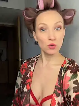 Snapshot of UmaTruewoman chatting on November 14, 2025, 6:06 am UmaTruewoman online show from November 14, 2025, 6:06 am