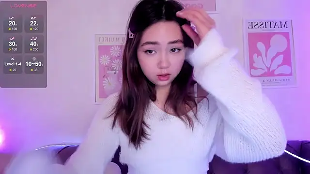 Snapshot of Fluffy_Rose chatting on January 17, 2025, 1:57 am Fluffy Rose online show from January 17, 2025, 1:57 am