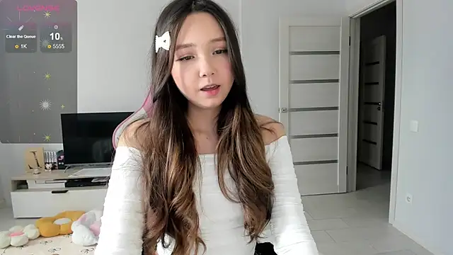 Snapshot of Fluffy_Rose chatting on May 25, 2026, 3:50 am Fluffy Rose online show from May 25, 2026, 3:50 am
