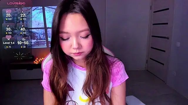 Snapshot of Fluffy_Rose chatting on November 22, 2025, 12:43 am Fluffy Rose online show from November 22, 2025, 12:43 am