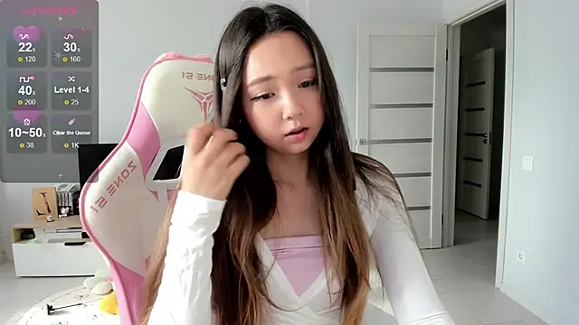 Snapshot of Fluffy_Rose chatting on July 24, 2026, 1:45 am Fluffy Rose online show from July 24, 2026, 1:45 am