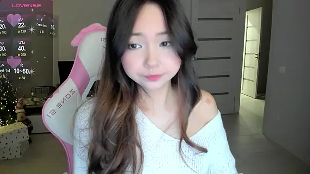 Snapshot of Fluffy_Rose chatting on December 17, 2025, 2:05 am Fluffy Rose online show from December 17, 2025, 2:05 am