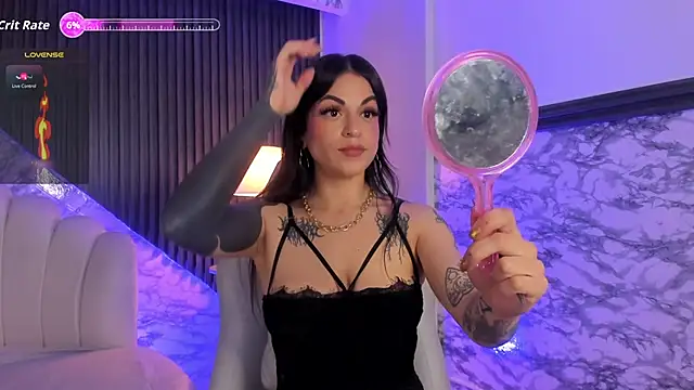 Snapshot of MeganDraco_ chatting on November 13, 2025, 12:53 pm MeganDraco online show from November 13, 2025, 12:53 pm