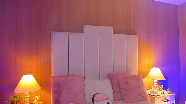 Snapshot of CaseyPiierce chatting on November 6, 2025, 8:02 pm CaseyPiierce online show from November 6, 2025, 8:02 pm