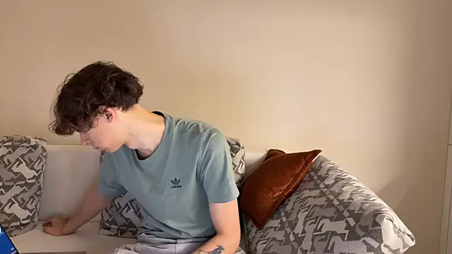 denobluorka online show from December 17, 2025, 2:11 pm