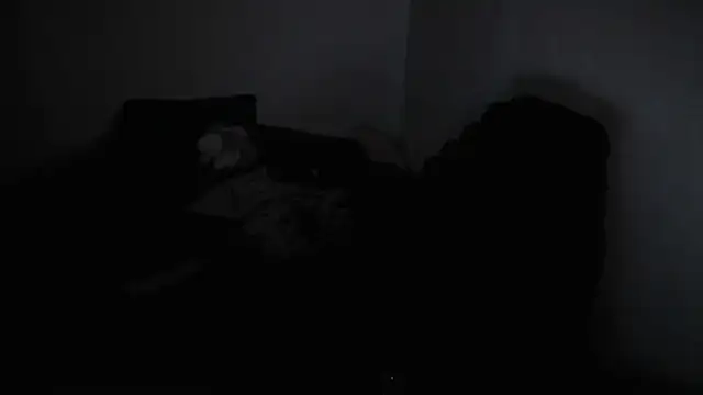 bonnie moon  online show from April 17, 2026, 9:28 pm