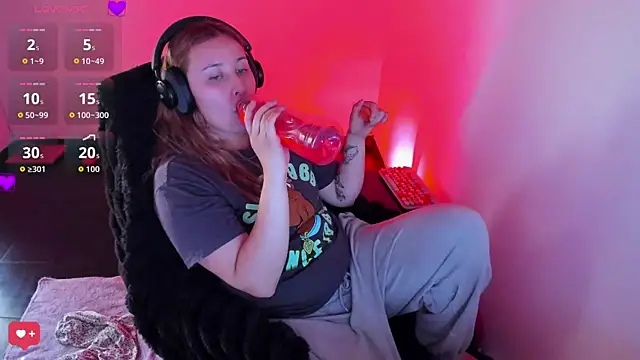 bonnie moon  online show from March 7, 2026, 6:35 pm