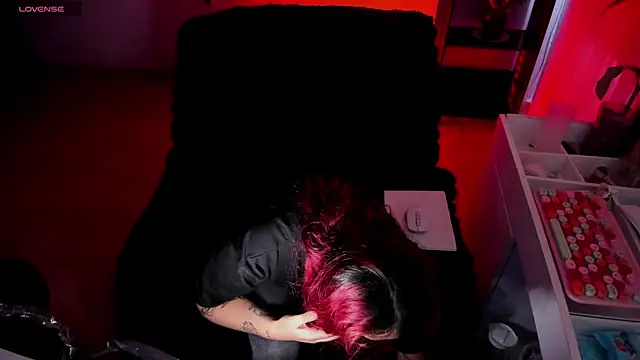 bonnie moon  online show from October 30, 2025, 7:22 pm