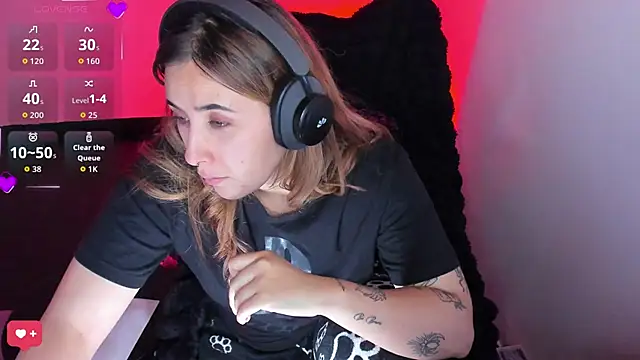 bonnie moon  online show from February 11, 2026, 9:36 pm