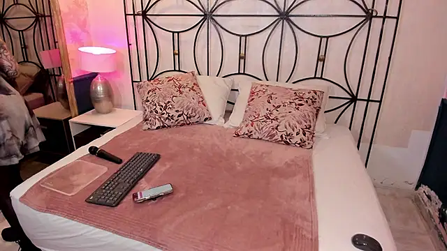 Snapshot of Paiige_peach chatting on November 19, 2025, 7:58 pm Paiige peach online show from November 19, 2025, 7:58 pm