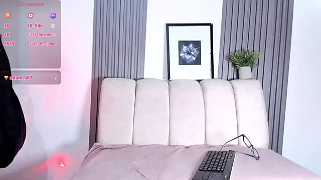 Kayla stern  online show from March 4, 2026, 6:48 pm