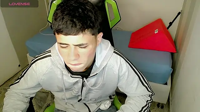 bby santi online show from November 28, 2025, 1:33 pm