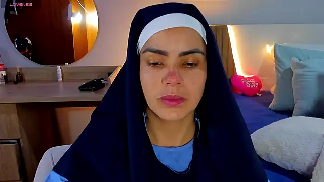 ClaraMariaMon online show from March 19, 2025, 4:55 pm