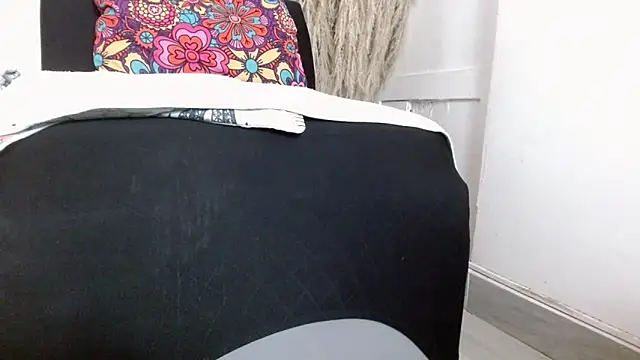 Snapshot of sara-bbc-dominant chatting on December 16, 2025, 1:32 am sara-bbc-dominant online show from December 16, 2025, 1:32 am