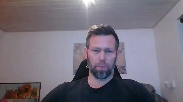 Snapshot of Gotta1 chatting on December 14, 2025, 8:47 pm Gotta1 online show from December 14, 2025, 8:47 pm