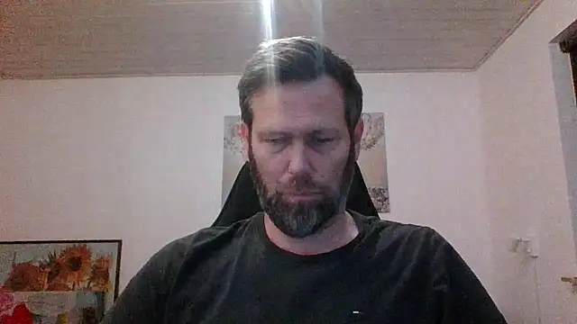 Snapshot of Gotta1 chatting on November 3, 2025, 4:10 pm Gotta1 online show from November 3, 2025, 4:10 pm