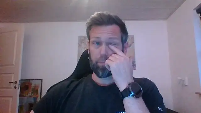 Snapshot of Gotta1 chatting on October 27, 2025, 4:08 pm Gotta1 online show from October 27, 2025, 4:08 pm