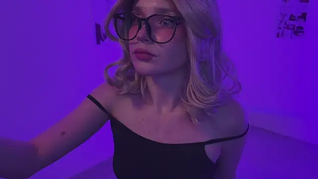 MariMaddison online show from March 19, 2025, 5:08 am