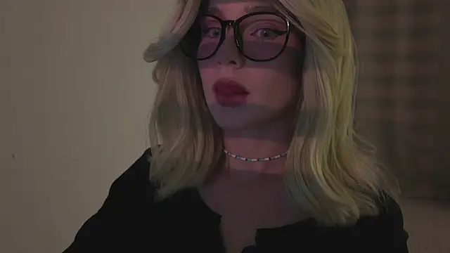 MariMaddison online show from September 12, 2025, 9:14 pm