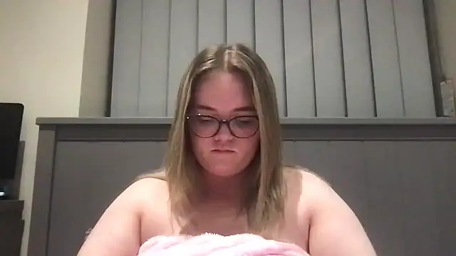honeyyy24 online show from June 29, 2026, 9:25 pm
