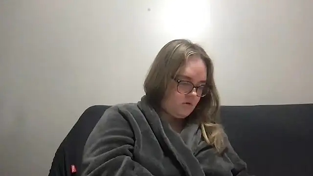 honeyyy24 online show from March 30, 2026, 9:44 am