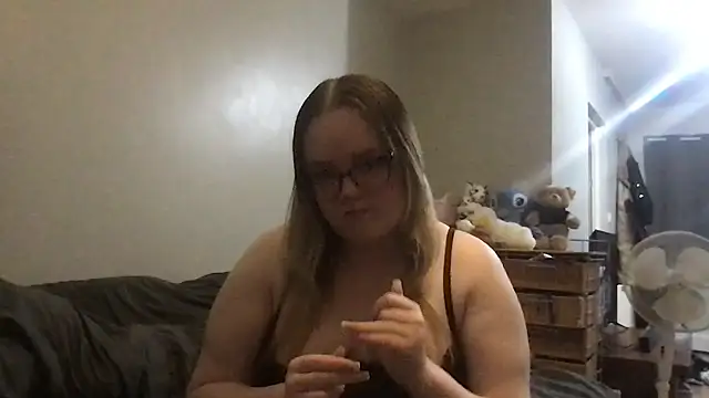 Snapshot of honeyyy24 chatting on October 1, 2025, 4:11 pm honeyyy24 online show from October 1, 2025, 4:11 pm