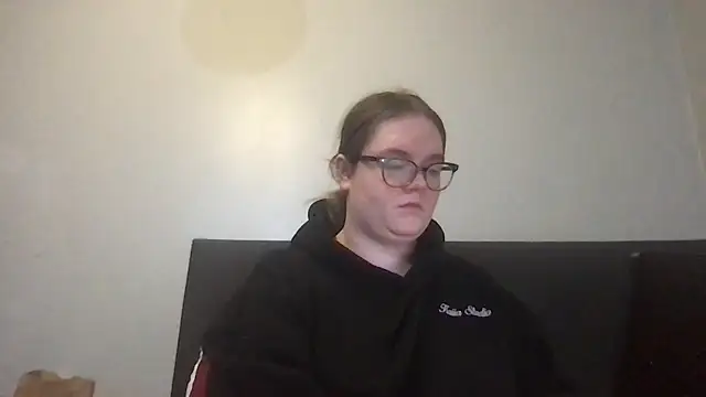 Snapshot of honeyyy24 chatting on November 20, 2025, 12:39 pm honeyyy24 online show from November 20, 2025, 12:39 pm